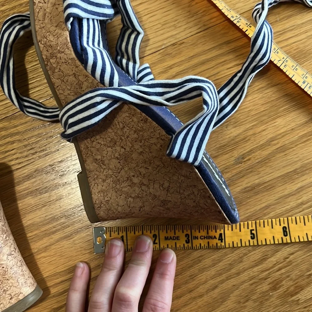 SUPER CUTE Unionbay Blue & White wedge heels tie around ankle Size 7.5 - Picture 5 of 14